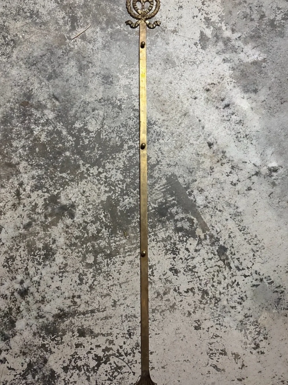 Aged Brass Heart Wreath Wall Hook - Gold
